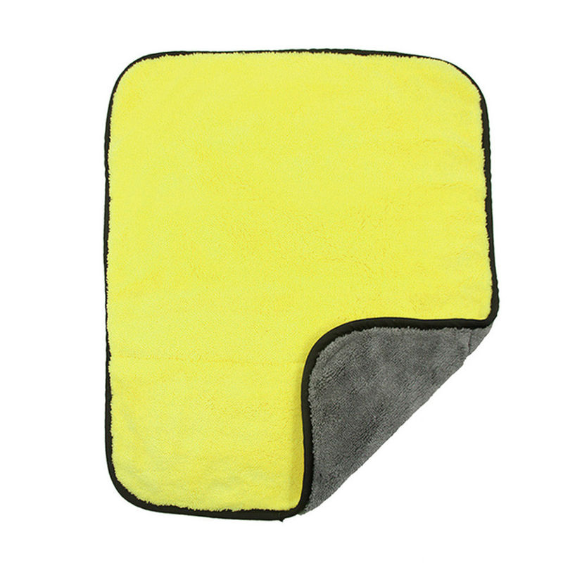 Une serviette de lavage de voiture en microfibre de haute durabilité 180-500gm sans lingots pour le nettoyage automobile